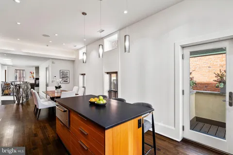 $2,495,000 | 2041 Locust Street, Philadelphia, PA 19103