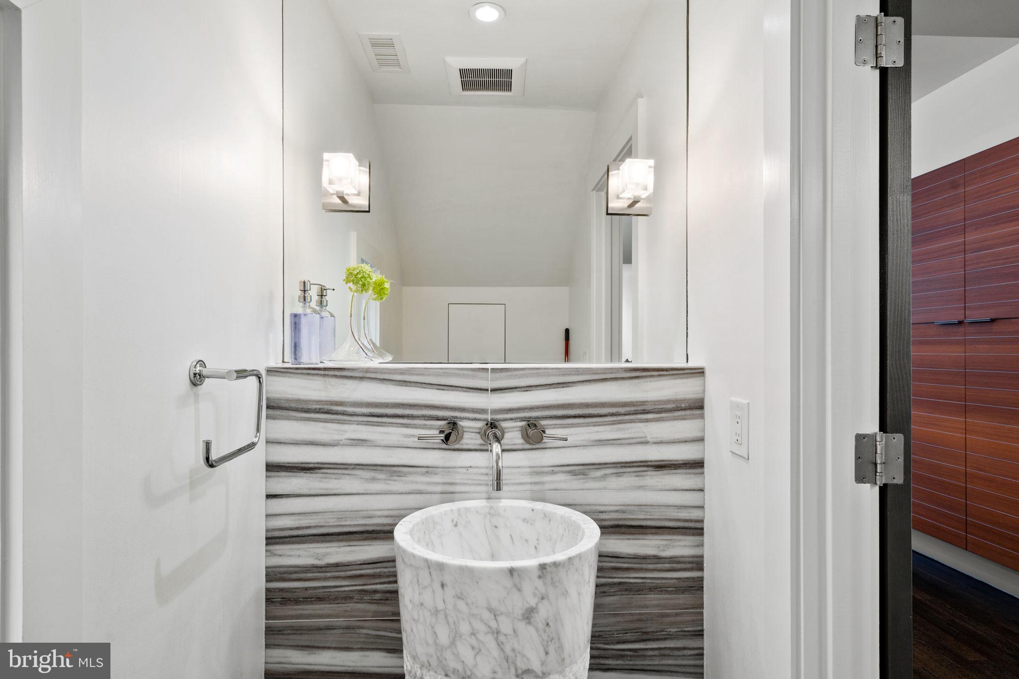 2041 Locust Street Philadelphia, PA 19103 - Photo 57 of 75