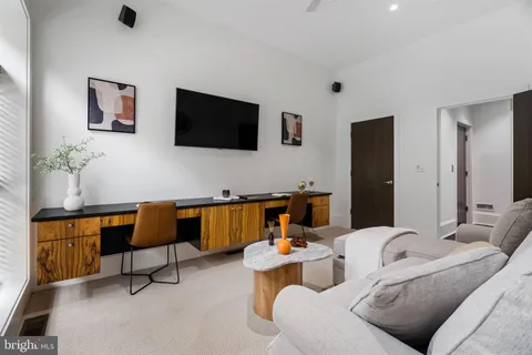 $2,495,000 | 2041 Locust Street, Philadelphia, PA 19103