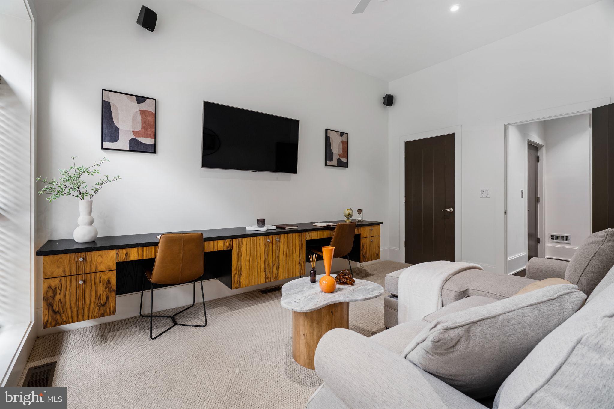 2041 Locust Street Philadelphia, PA 19103 - Photo 6 of 75 1st floor bedroom or office