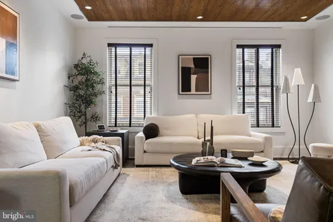 $2,495,000 | 2041 Locust Street, Philadelphia, PA 19103