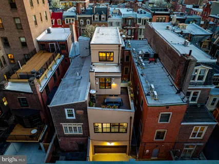 $2,495,000 | 2041 Locust Street, Philadelphia, PA 19103