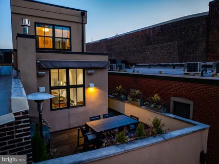 $2,495,000 | 2041 Locust Street, Philadelphia, PA 19103