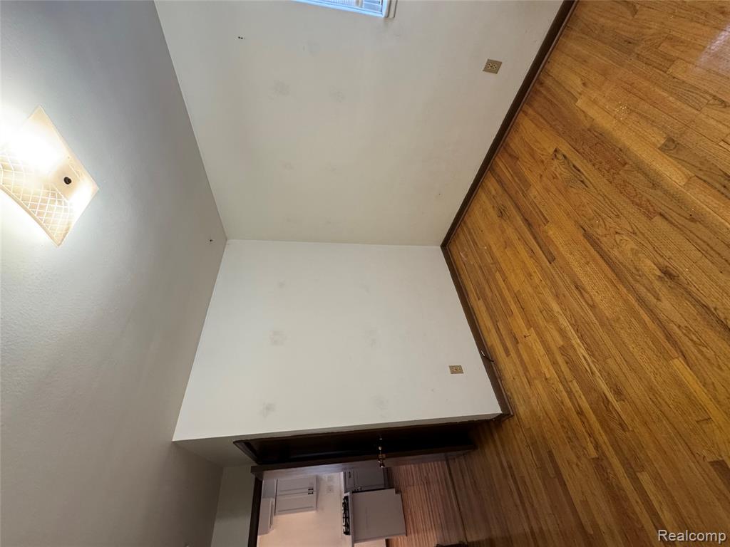 8309 Potomac Street Center Line, MI 48015 - Photo 9 of 22