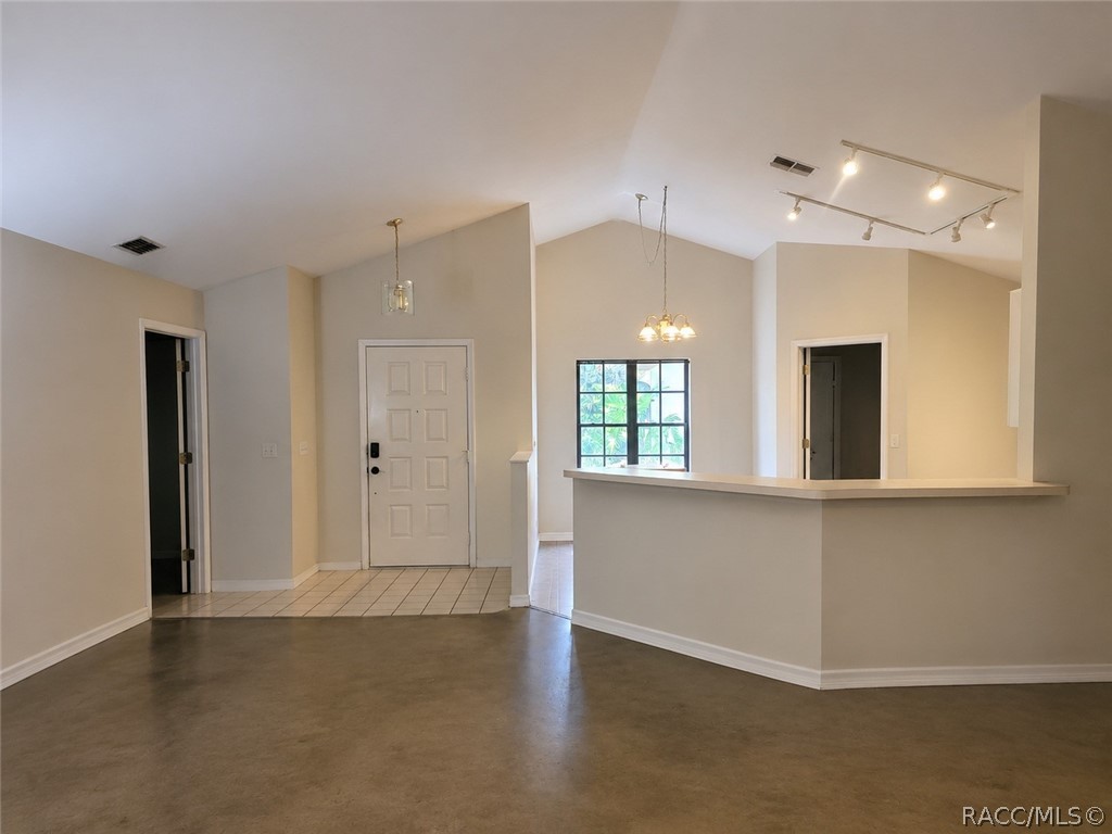495 East Stratford Road Lecanto, FL 34461 - Photo 2 of 10 entry STAGED