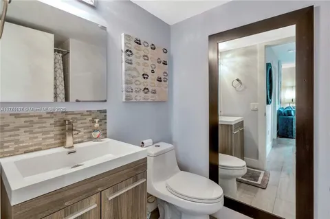 $415,000 | 2600 Collins Avenue, Unit 204, Miami Beach, FL 33140