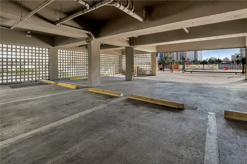 $415,000 | 2600 Collins Avenue, Unit 204, Miami Beach, FL 33140