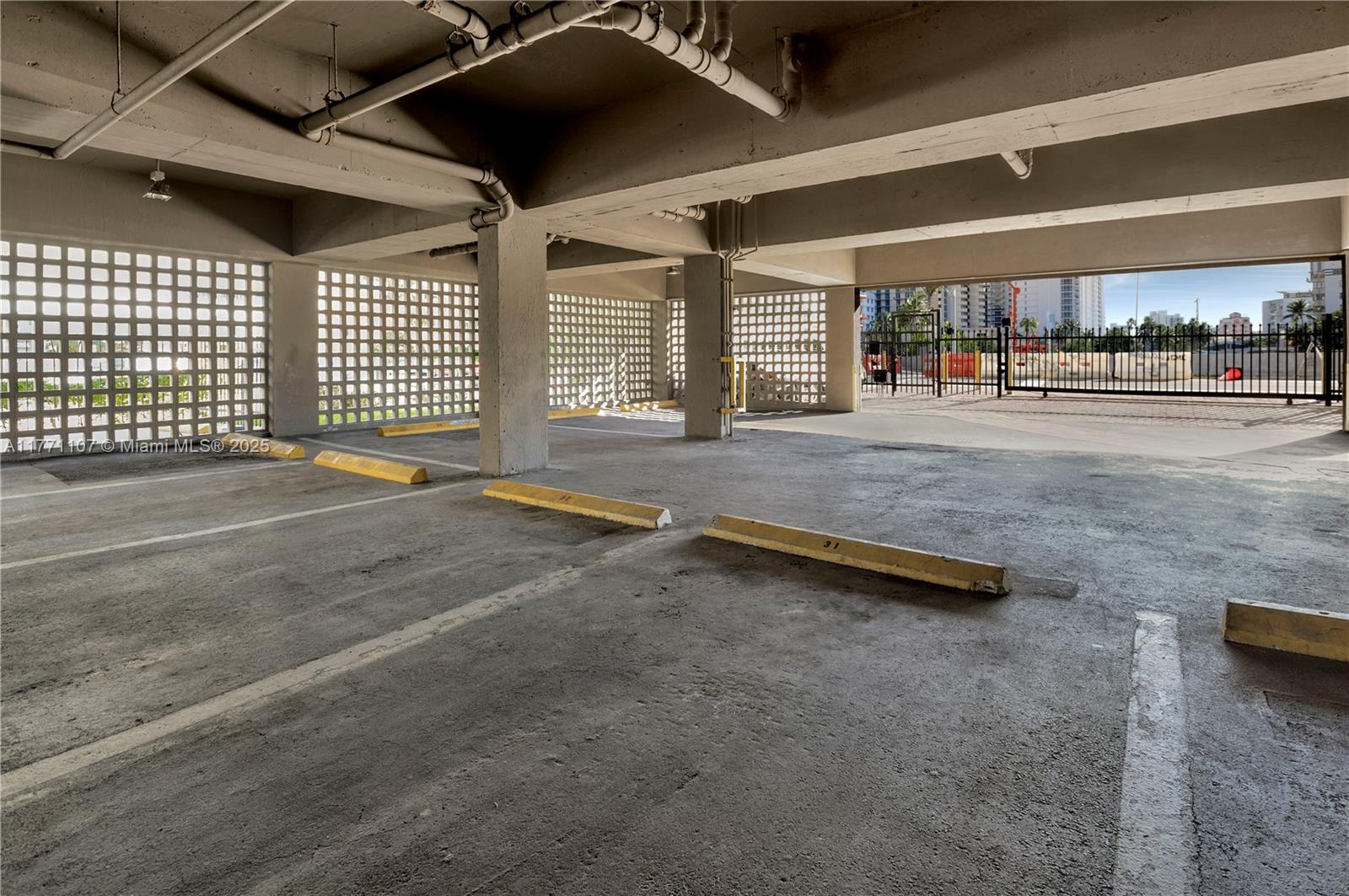 2600 Collins Avenue, Unit 204 Miami Beach, FL 33140 - Photo 18 of 19