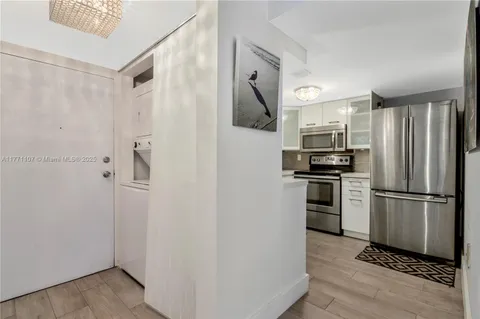 $415,000 | 2600 Collins Avenue, Unit 204, Miami Beach, FL 33140