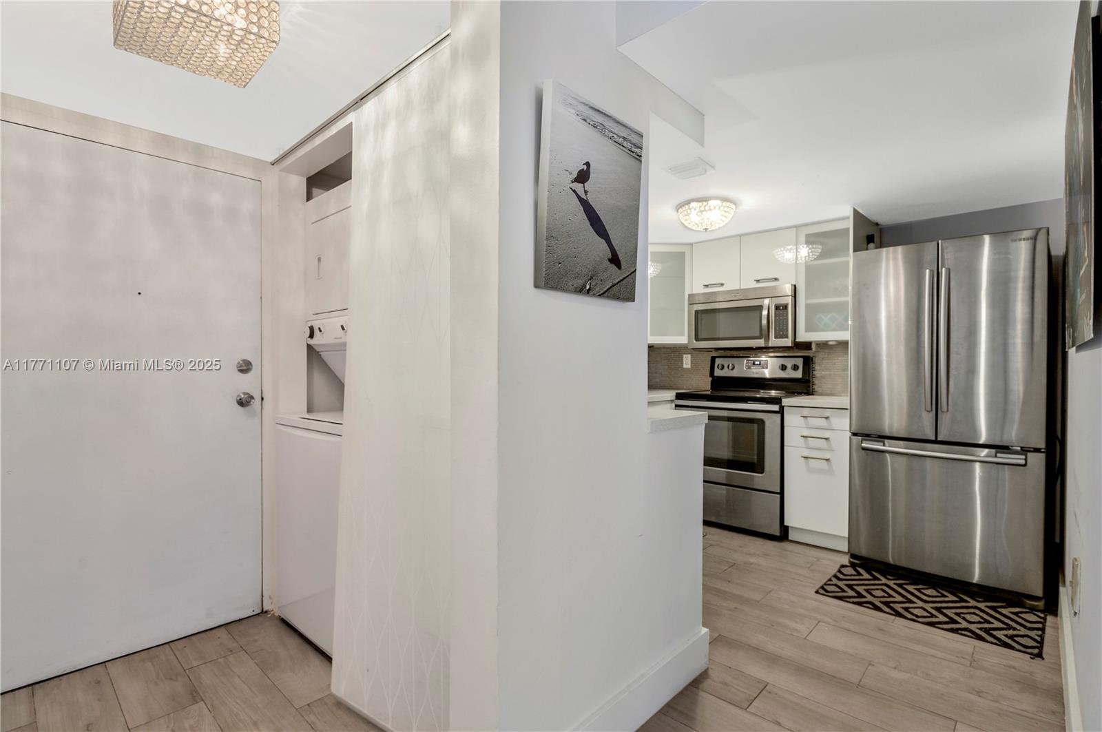 2600 Collins Avenue, Unit 204 Miami Beach, FL 33140 - Photo 3 of 19