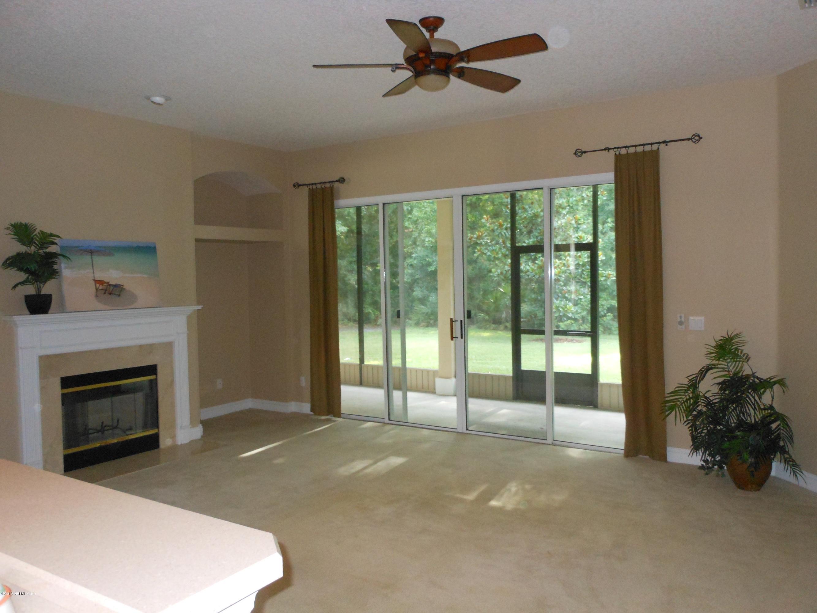 382 Edge Of Woods Road St. Augustine, FL 32092 - Photo 3 of 30 Living Room