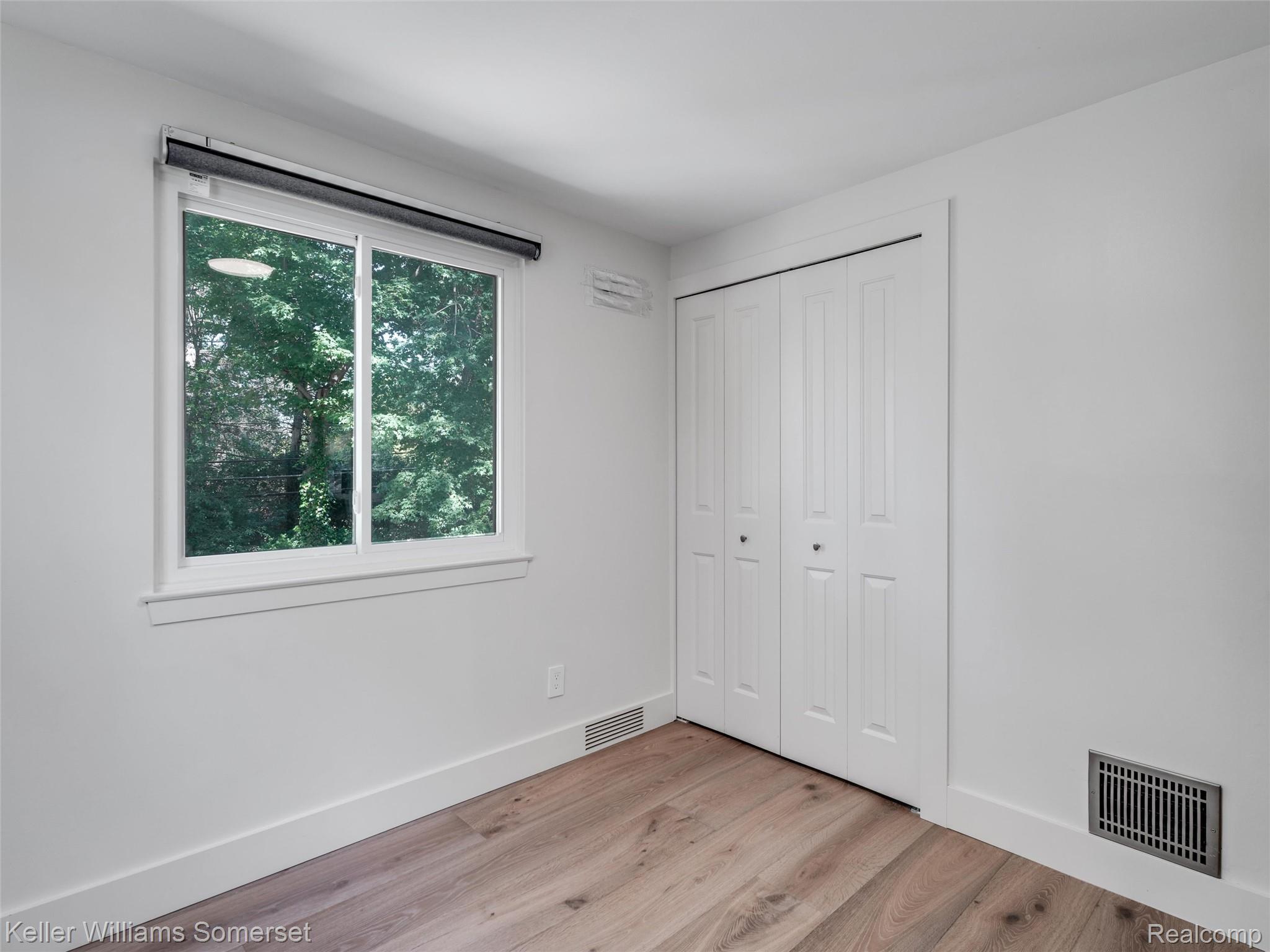 29523 Ravenscroft Farmington, MI 48331 - Photo 2 of 33 02-29523 Ravenscroft 0001.jpg