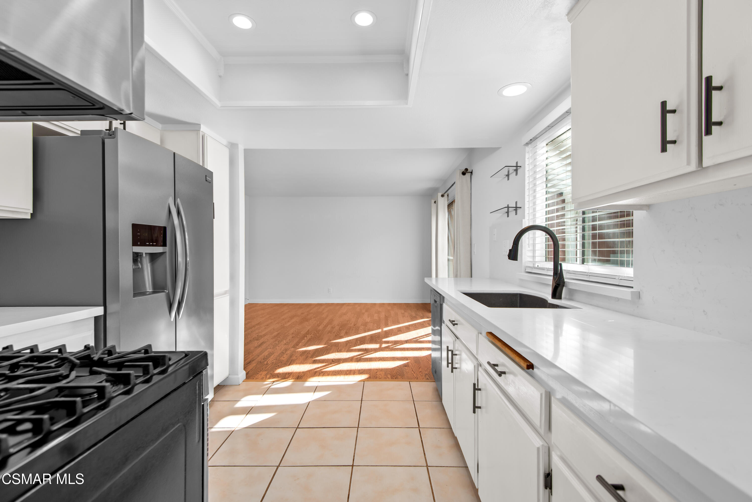 127 Maple Road Newbury Park, CA 91320 - Photo 12 of 39 Kitchen