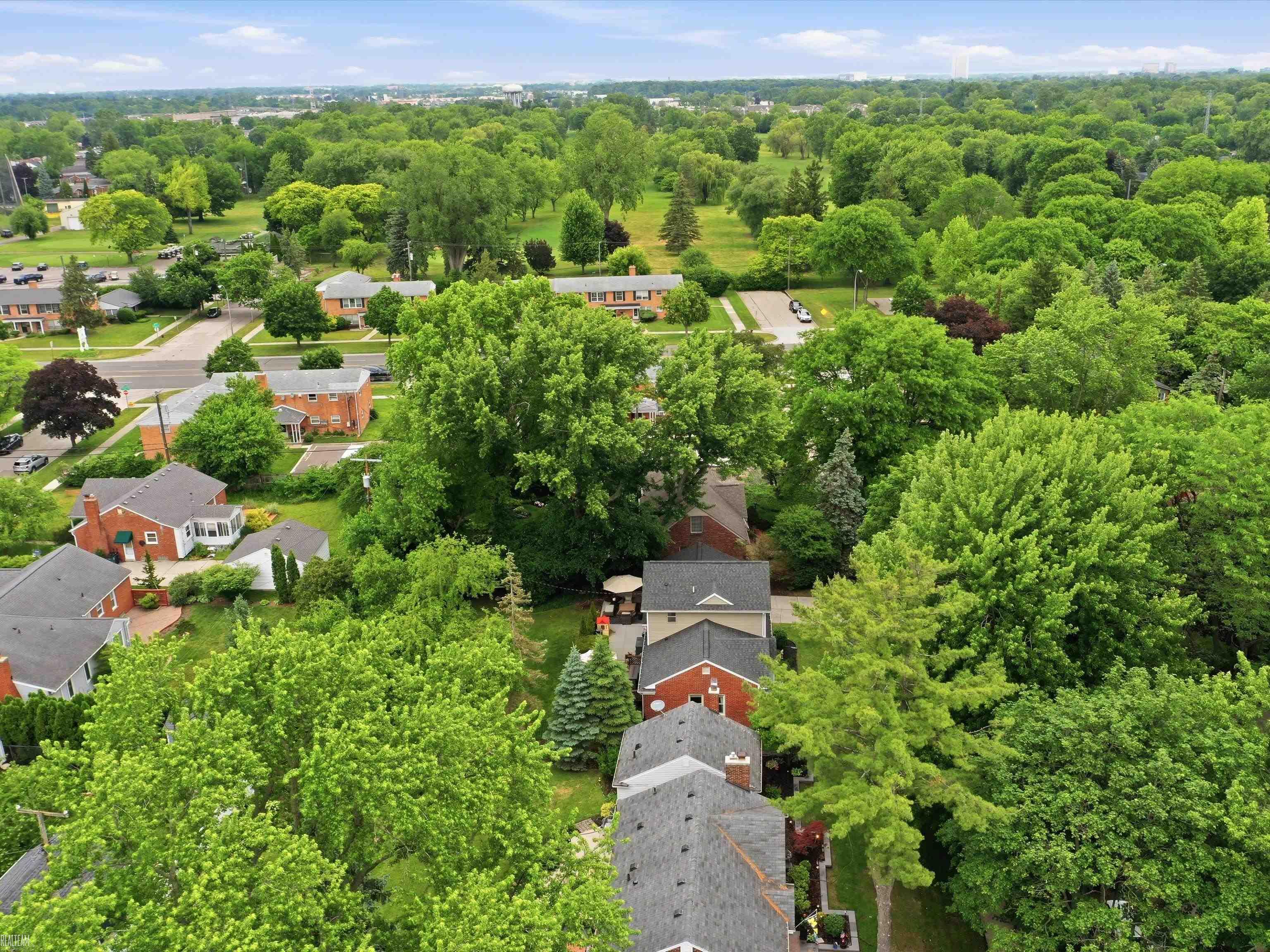 2622 Bembridge Road Royal Oak, MI 48073 - Photo 46 of 46