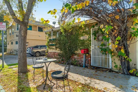 $1,100,000 | 2200 West Burbank Boulevard, Burbank, CA 91506