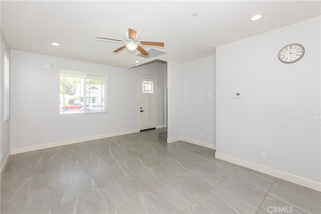 5167 Peony Court Riverside, CA 92506 - Photo 6 of 32