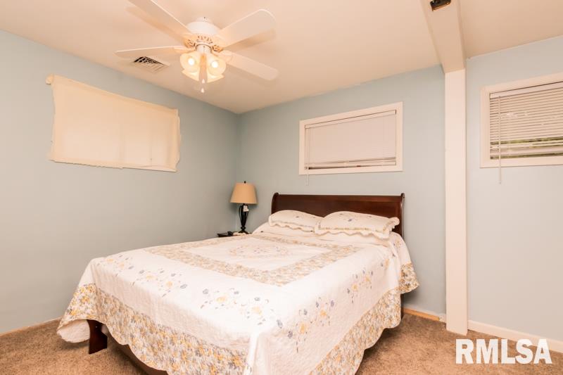 5211 North Ronald Road Peoria, IL 61614 - Photo 14 of 27 Gallery Image 14