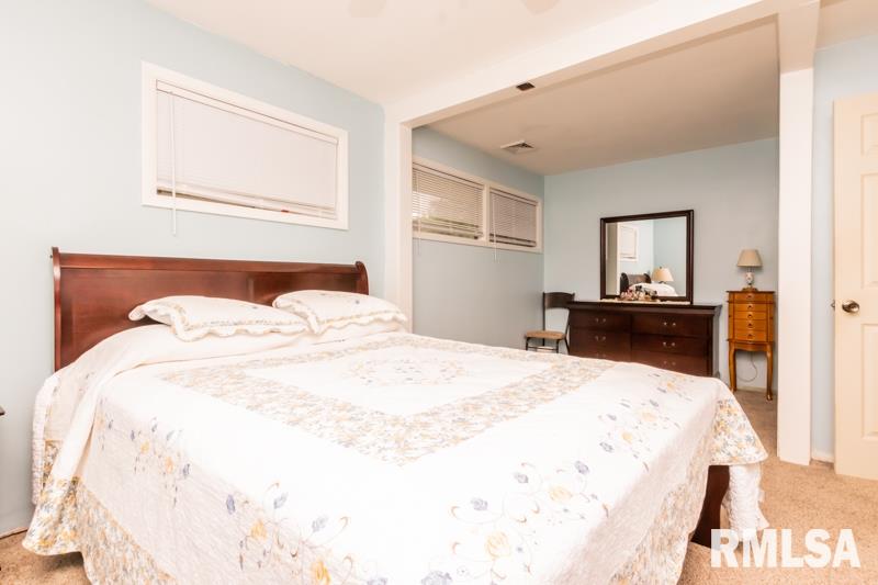 5211 North Ronald Road Peoria, IL 61614 - Photo 15 of 27 Gallery Image 15