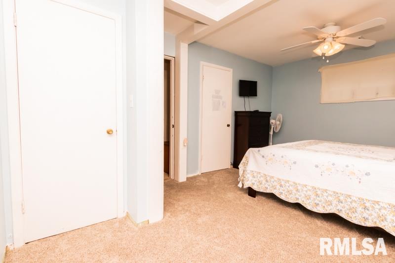 5211 North Ronald Road Peoria, IL 61614 - Photo 17 of 27 Gallery Image 17