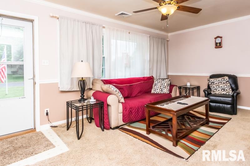 5211 North Ronald Road Peoria, IL 61614 - Photo 4 of 27 Gallery Image 4