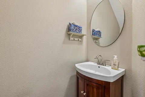 $525,000 | 7400 Peabody Drive, Austin, TX 78729