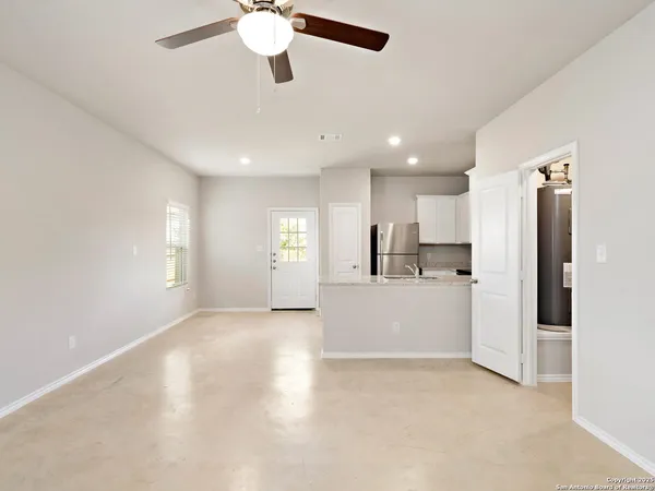 $1,350 | 6222 Eddie Way, Unit 2, San Antonio, TX 78244