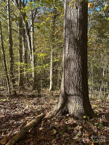 a view of house with a street