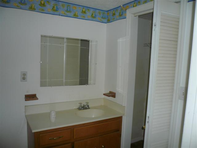 1356 Weeks Road Murfreesboro, TN 37127 - Photo 8 of 11 Gallery Image 8