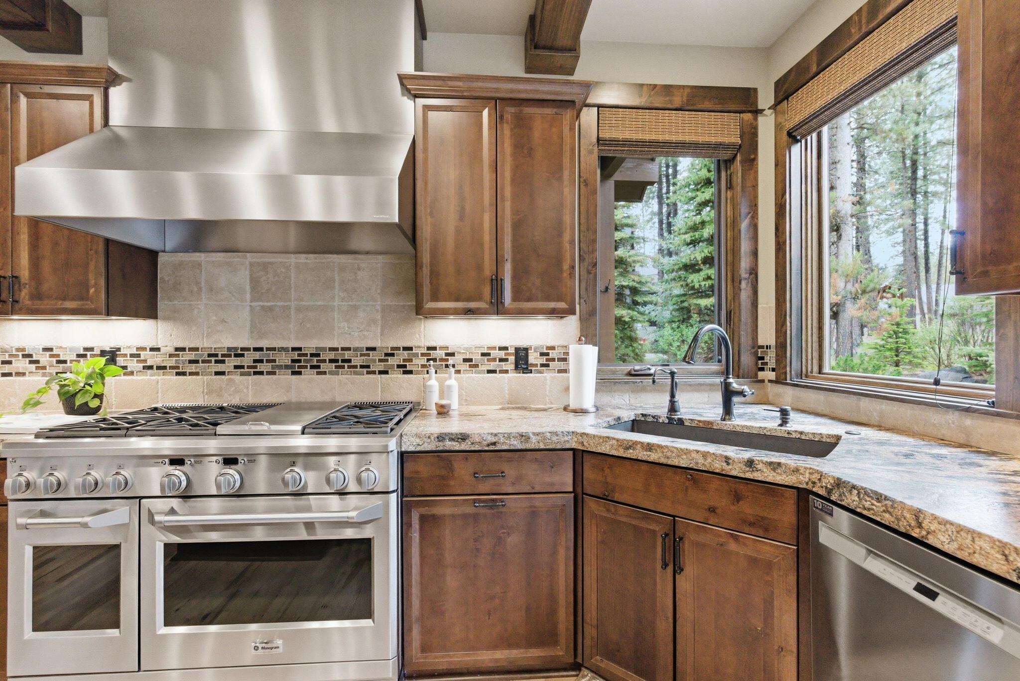 56346 Fireglass Loop Bend, OR 97707 - Photo 12 of 52 16-web-or-mls-Riley_Visuals_016