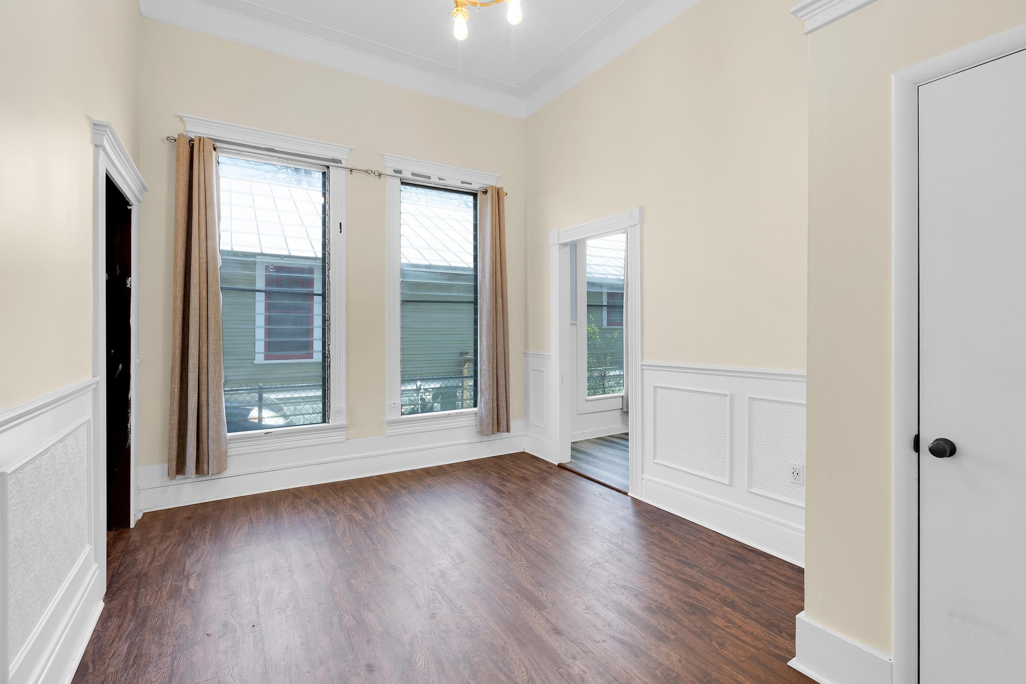 2705 East 2nd Street Austin, TX 78702 - Photo 12 of 36