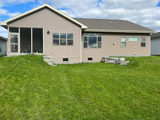 $650,000 | 608 Burnt Sienna Drive, Middleton, WI 53562