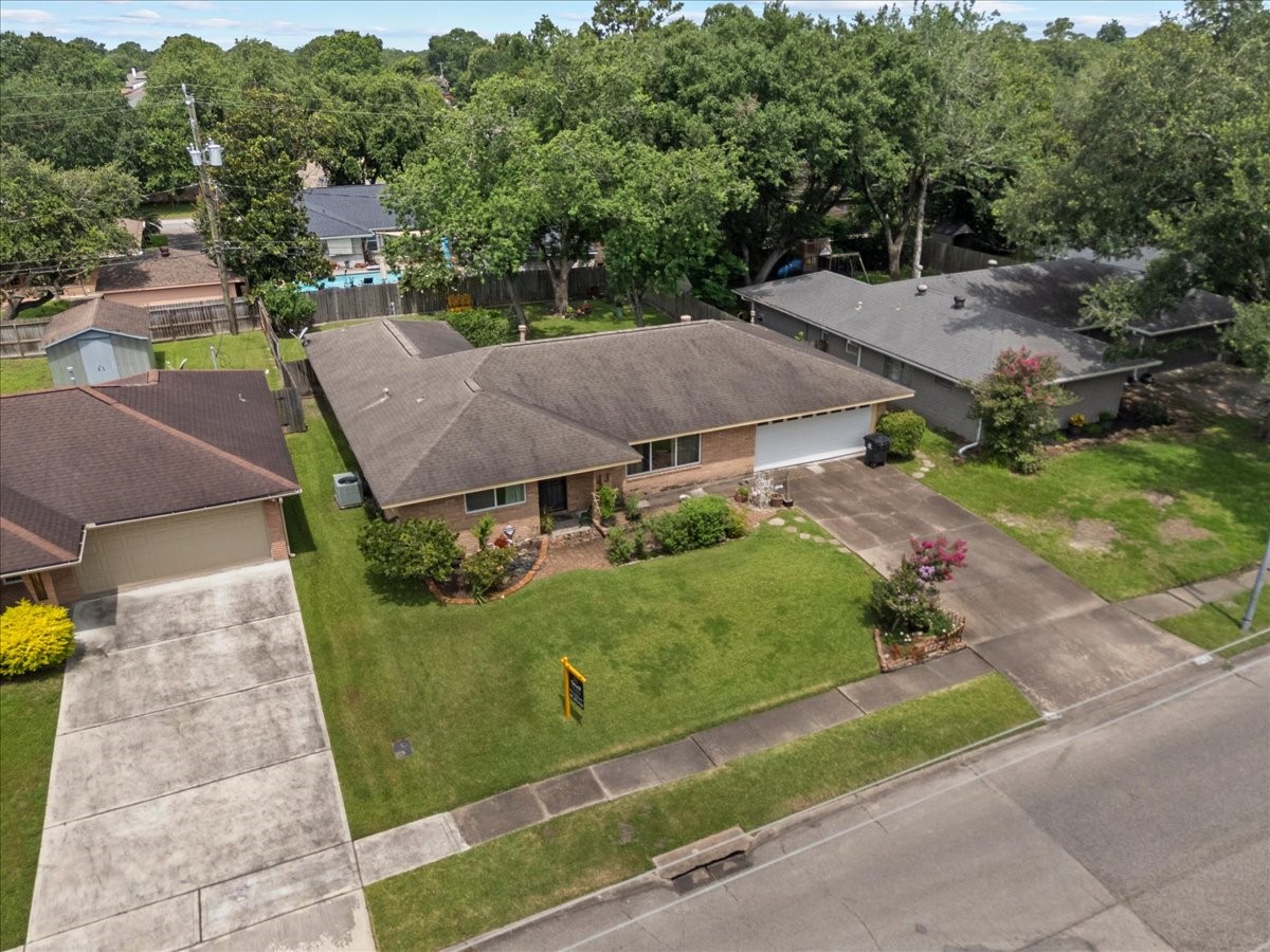 11518 Mullins Drive Houston, TX 77035 - Photo 5 of 31 Location, Location, location.