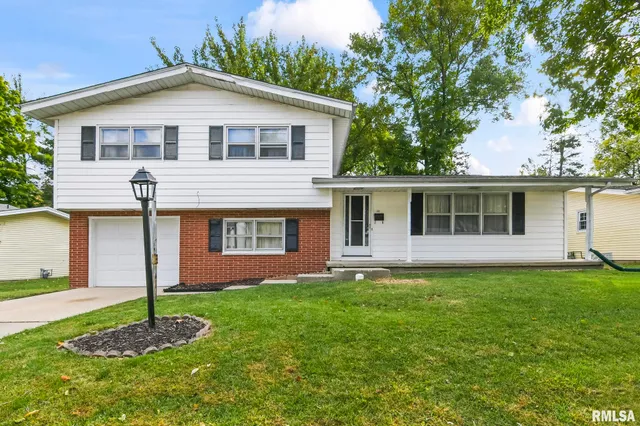 $189,000 | 10 Coachlight Court, Springfield, IL 62703