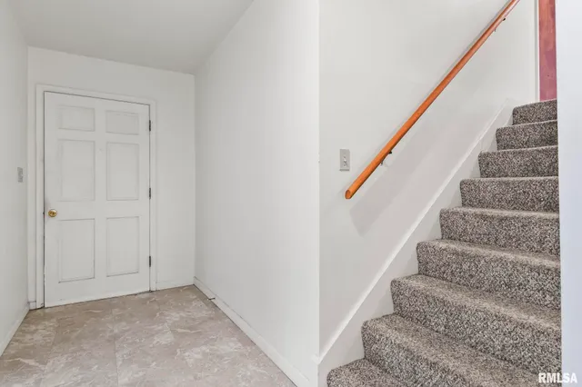 $189,000 | 10 Coachlight Court, Springfield, IL 62703