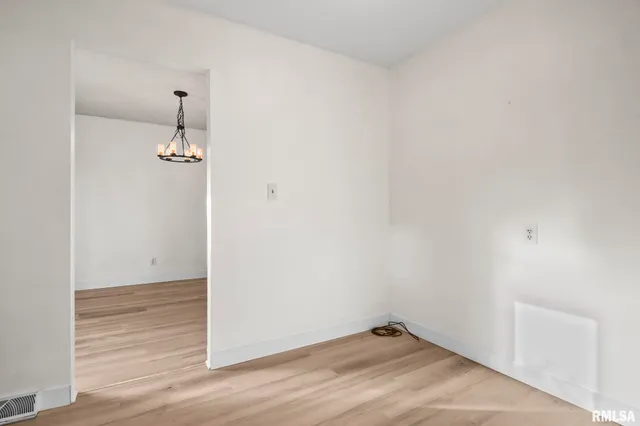 $189,000 | 10 Coachlight Court, Springfield, IL 62703