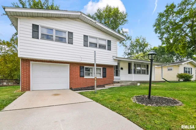 $189,000 | 10 Coachlight Court, Springfield, IL 62703