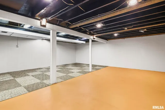 $189,000 | 10 Coachlight Court, Springfield, IL 62703