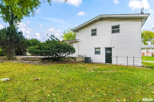 $189,000 | 10 Coachlight Court, Springfield, IL 62703