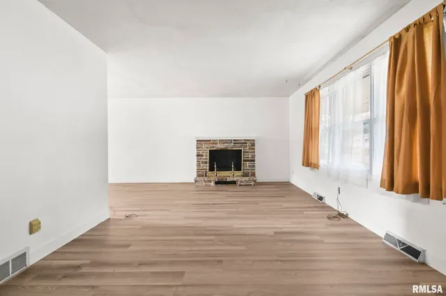 $189,000 | 10 Coachlight Court, Springfield, IL 62703