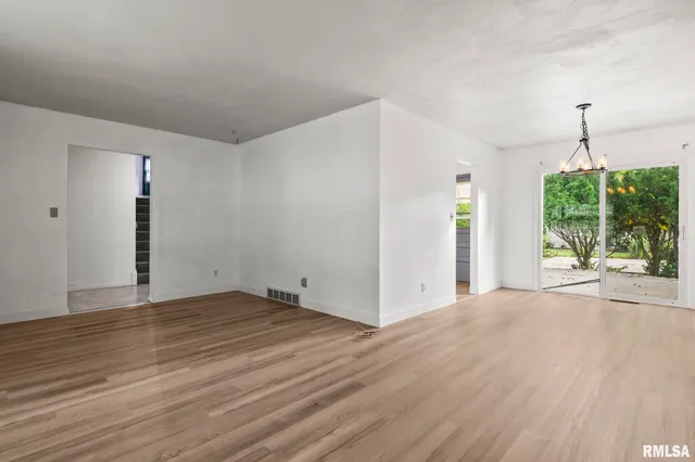 $189,000 | 10 Coachlight Court, Springfield, IL 62703