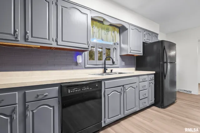 $189,000 | 10 Coachlight Court, Springfield, IL 62703