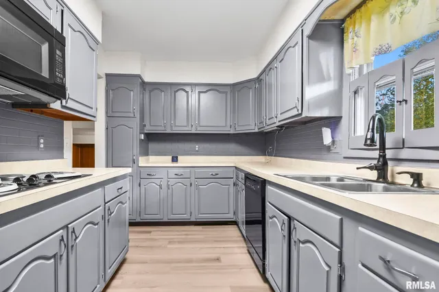 $189,000 | 10 Coachlight Court, Springfield, IL 62703