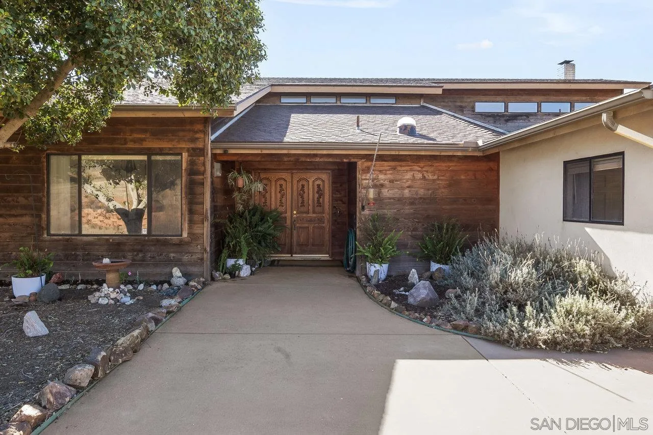 18995 Highway 94 Dulzura, CA 91917 - Photo 6 of 55 a front view of house with yard
