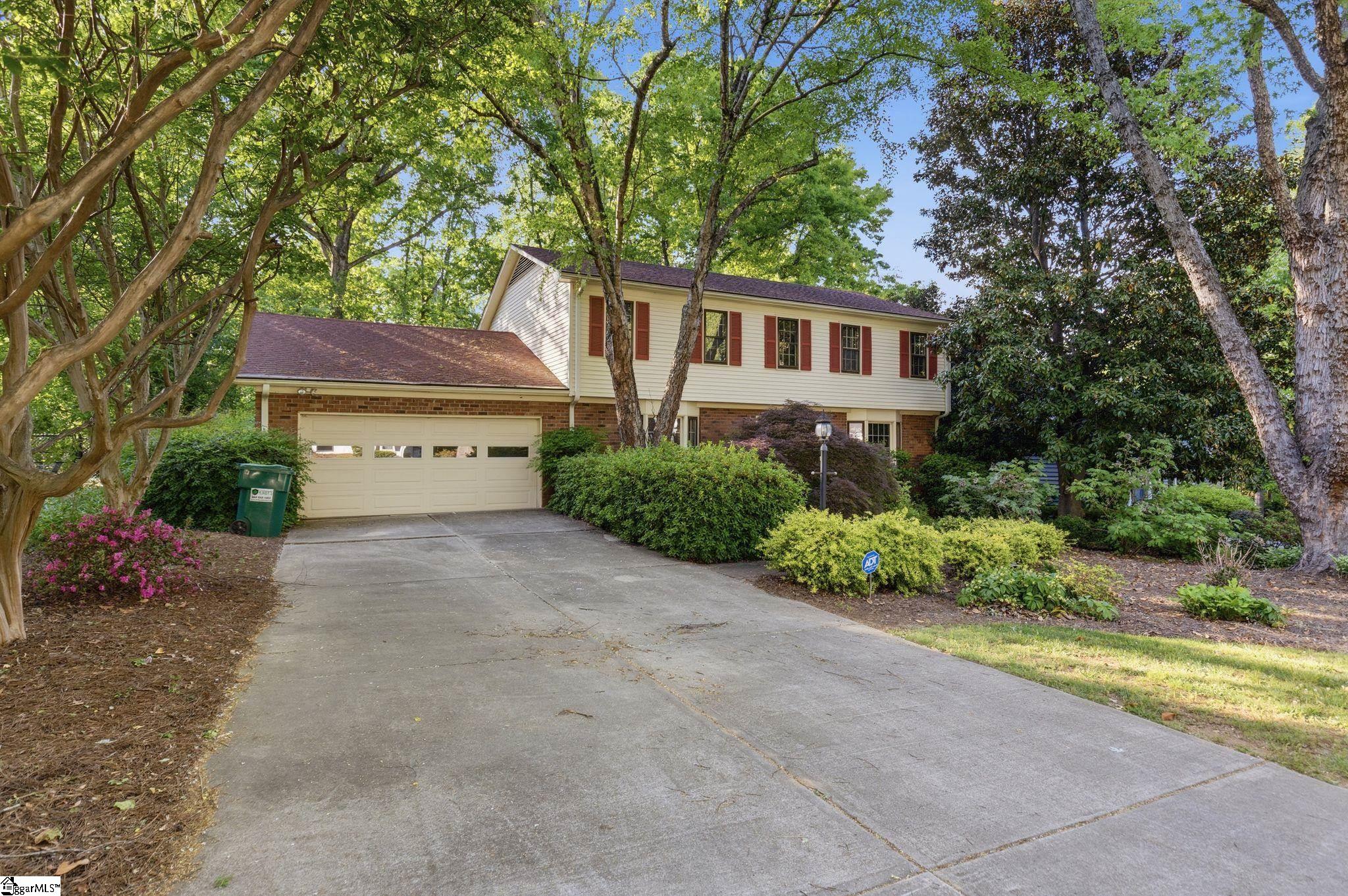 409 Hudson Farm Road Greer, SC 29650 - Photo 1 of 33