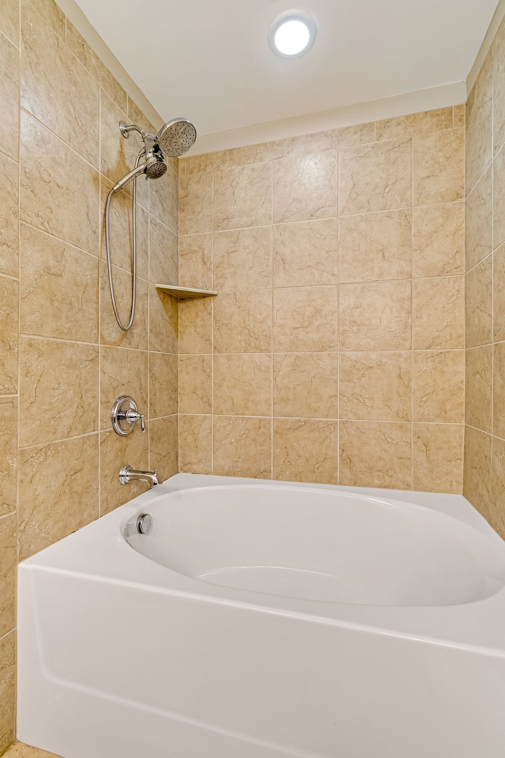 318 Byron Way Franklin, TN 37064 - Photo 37 of 53 a bathroom with a bathtub