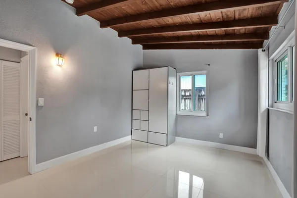 $3,200 | 4670 Southwest 25th Avenue, Fort Lauderdale, FL 33312