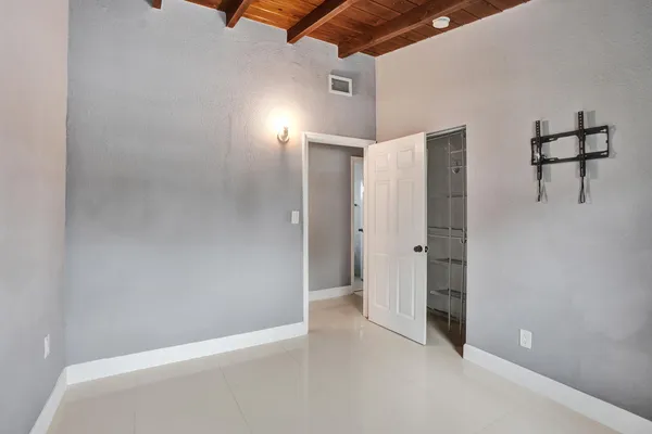 $3,200 | 4670 Southwest 25th Avenue, Fort Lauderdale, FL 33312
