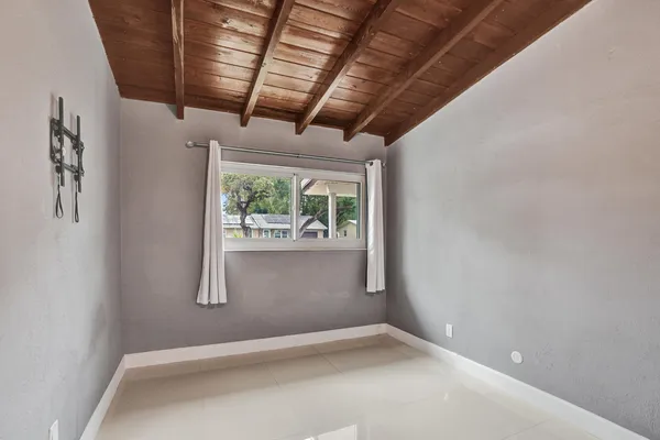 $3,200 | 4670 Southwest 25th Avenue, Fort Lauderdale, FL 33312