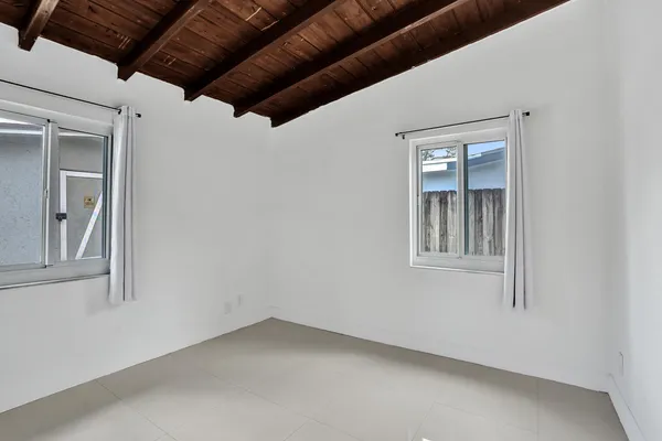 $3,200 | 4670 Southwest 25th Avenue, Fort Lauderdale, FL 33312