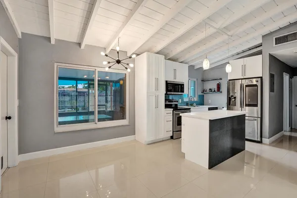 $3,200 | 4670 Southwest 25th Avenue, Fort Lauderdale, FL 33312